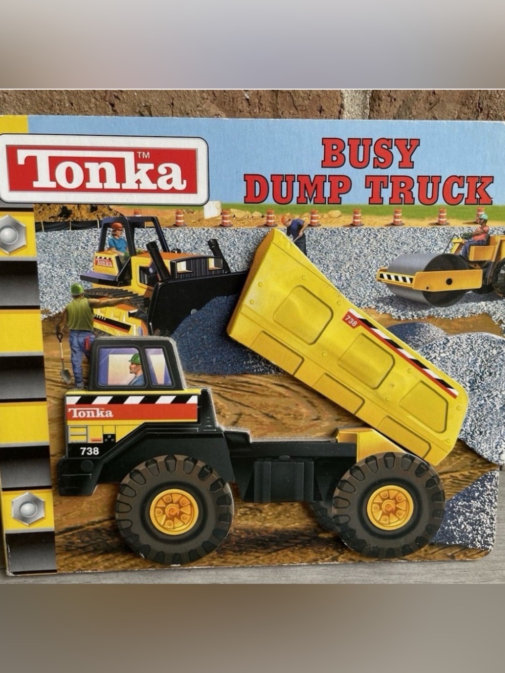 Tonka - TRUCKLOAD OF FUN (3 truck books) - Picture 4 of 12